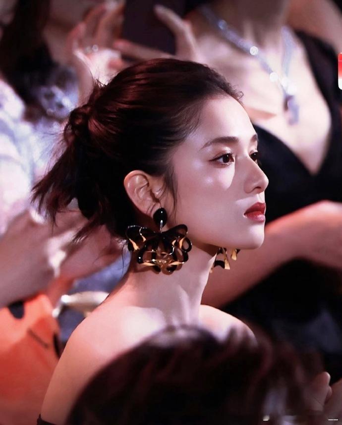 盘点娱乐圈女明星的贴头皮大光明造型 