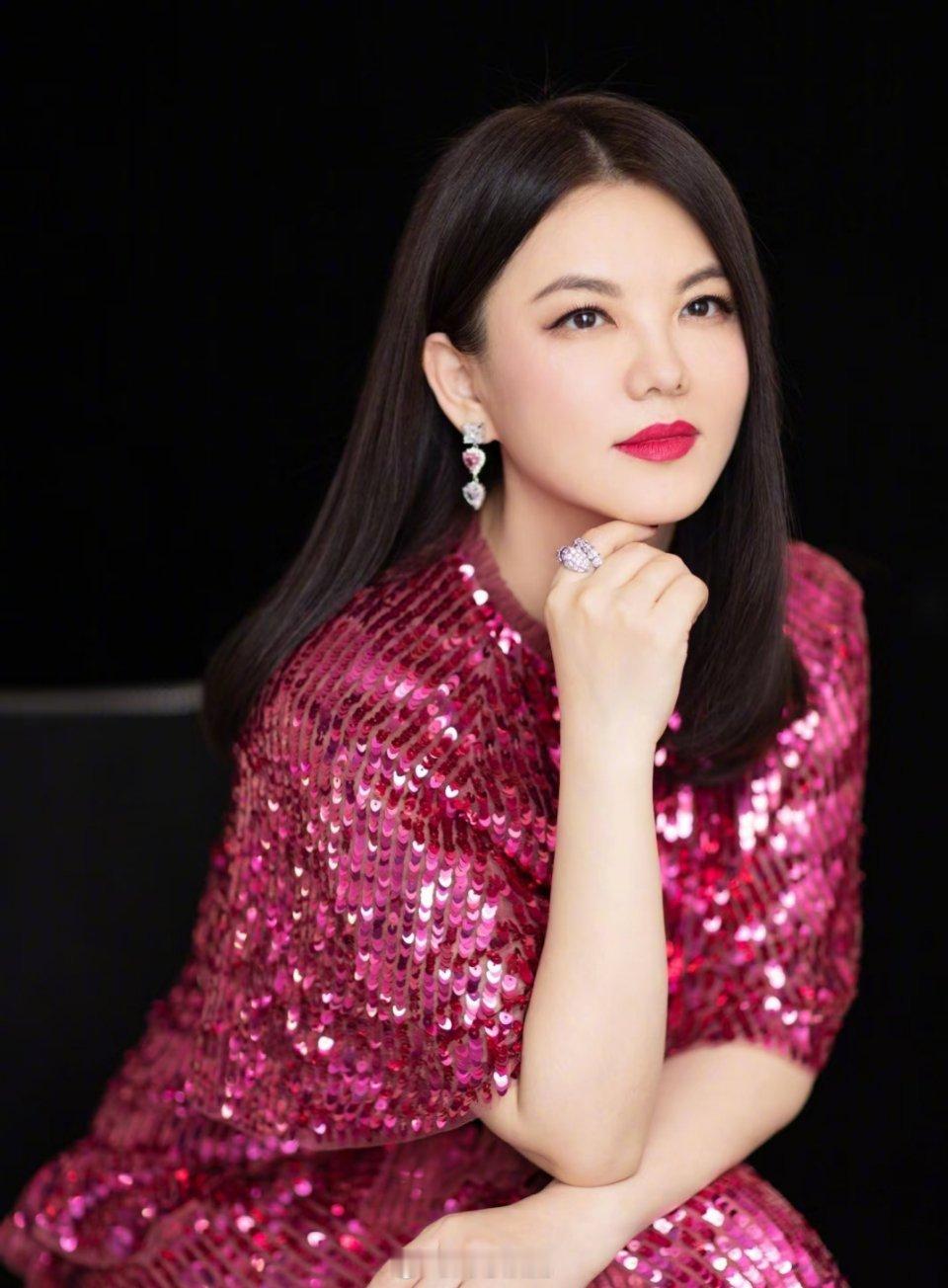 前夫李厚霖否认家暴李湘自己好点，把自己放在第一顺位。过好自己的生活，这就是最重要