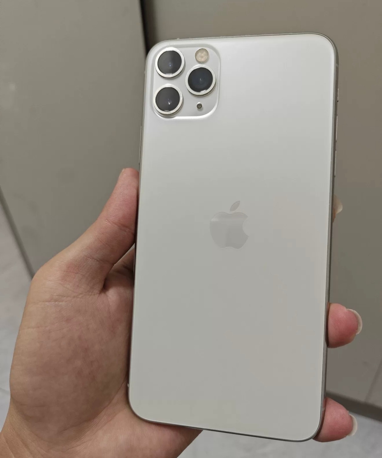 Pro Max命名被吐槽泛滥冷知识，全世界第一台ProMax是iPhone11P