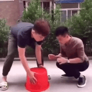 这个恶作剧有点损 