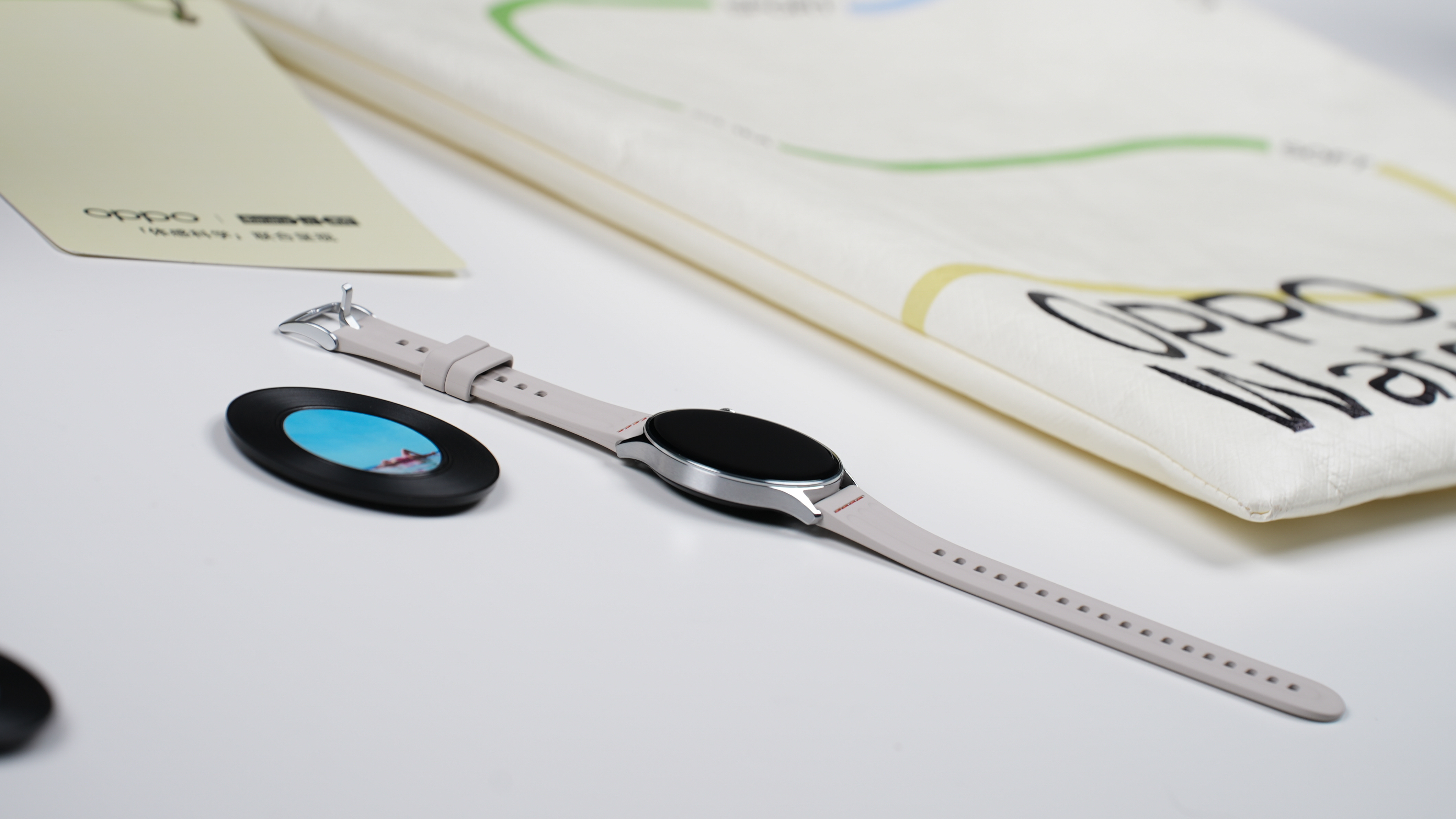 来一组OPPO Watch S的随手拍图赏[偷笑] 堪称智能圆表中的“轻薄颜值担
