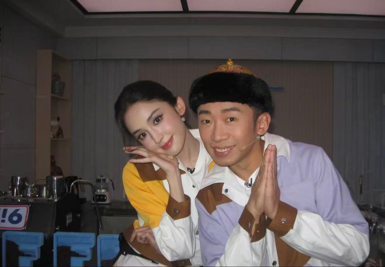 杨迪回应和古力娜扎跳舞像小偷魔力歌先生本以为是帅气拽步，结果迪哥跳出了“踮脚怕踩