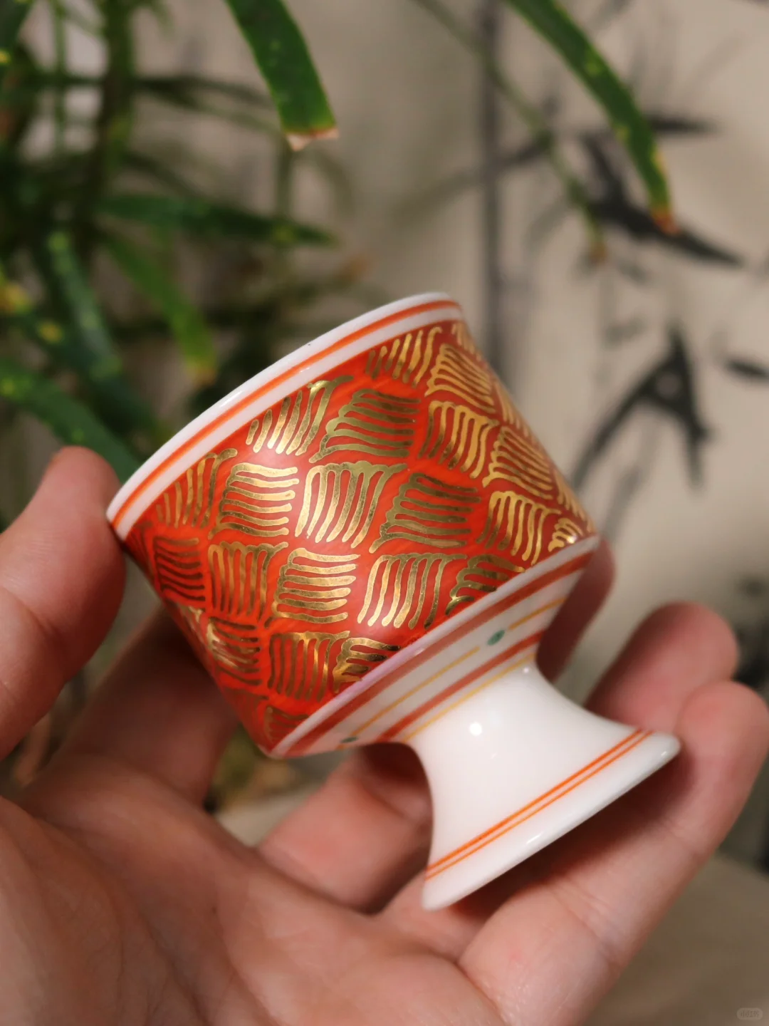 手工原创｜红地描金海浪纹高足杯（50ml)