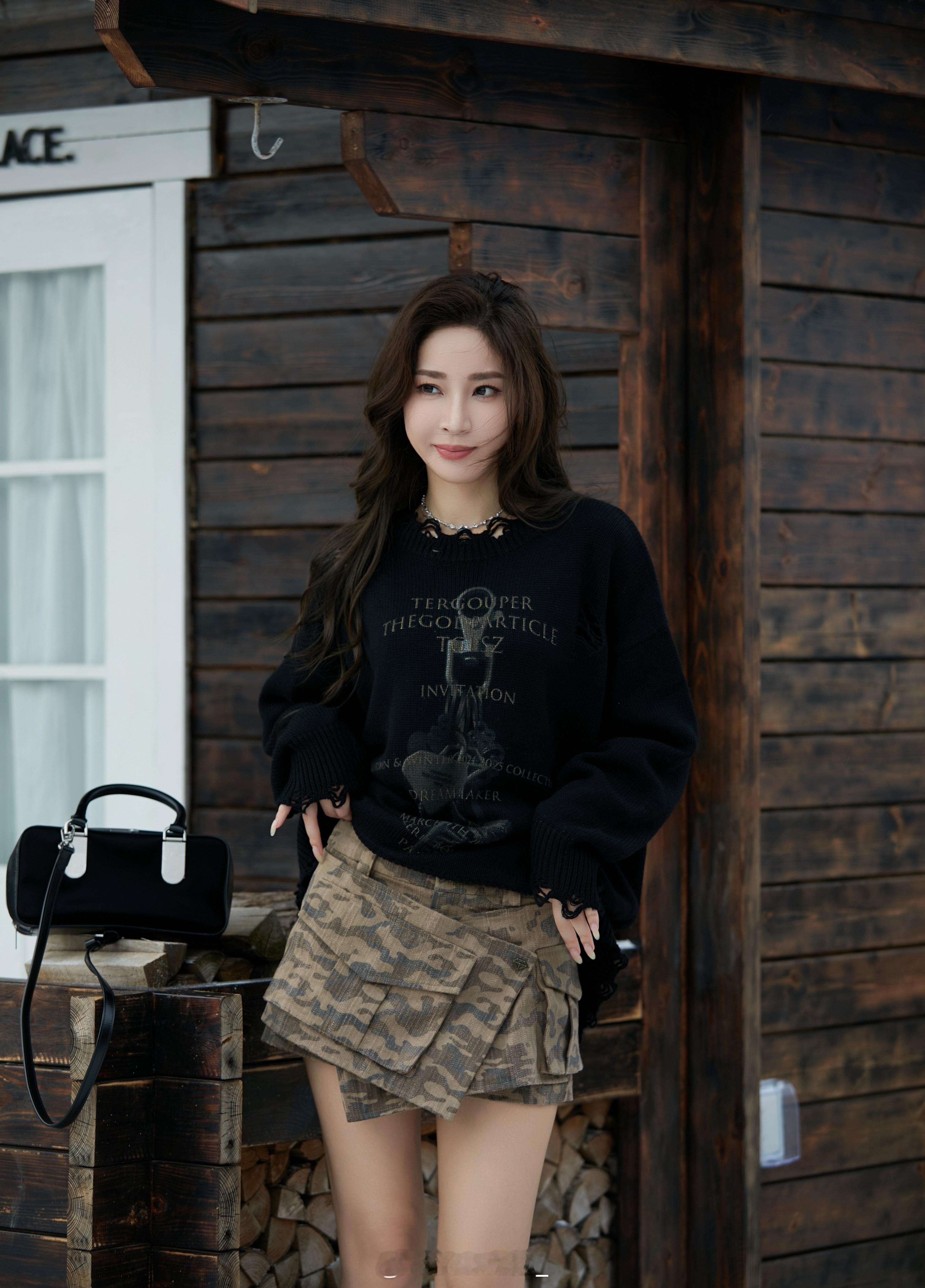 早秋毛衣穿搭指南 🤎🖤🩶破碎毛边毛衣 设计感满满迷彩裙裤 安全感时尚度都很