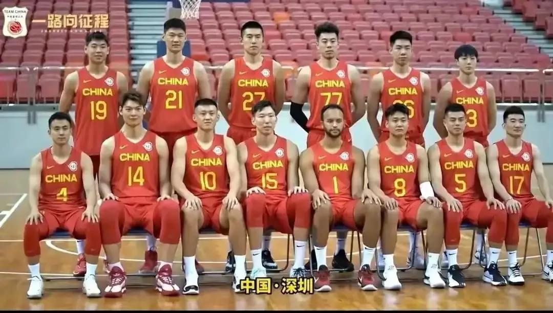 中国男篮三人18中0！
李凯尔9中0，赵继伟5中0，胡明轩4中0！李凯尔就不说了