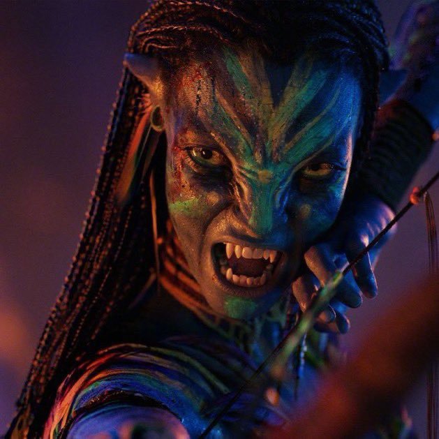 据THR报道： 《复仇者联盟5》的四支不同预告片将在《阿凡达3》的放映前播放每支