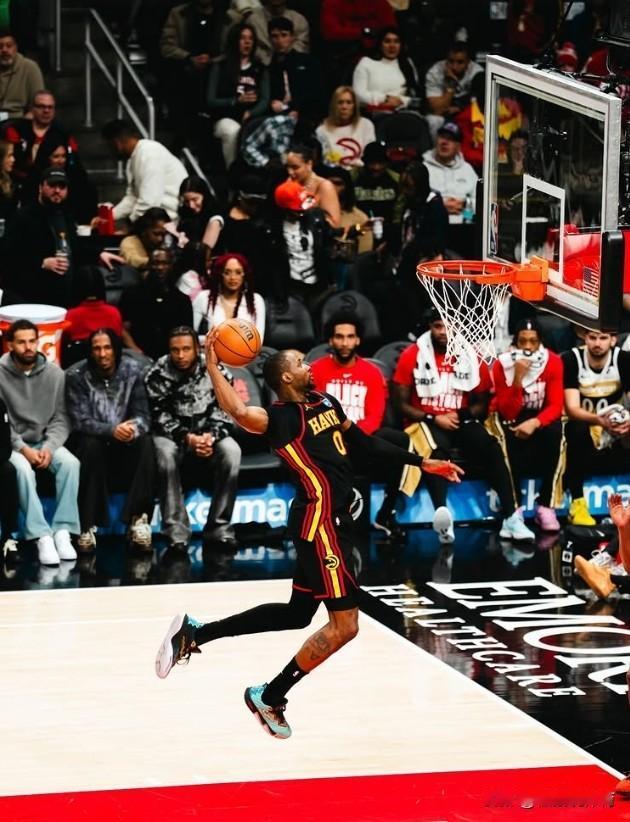 会不会后悔得怀疑人生，随着老鹰119-98大胜奇才，勇士旧将库明加打爽了要风得风