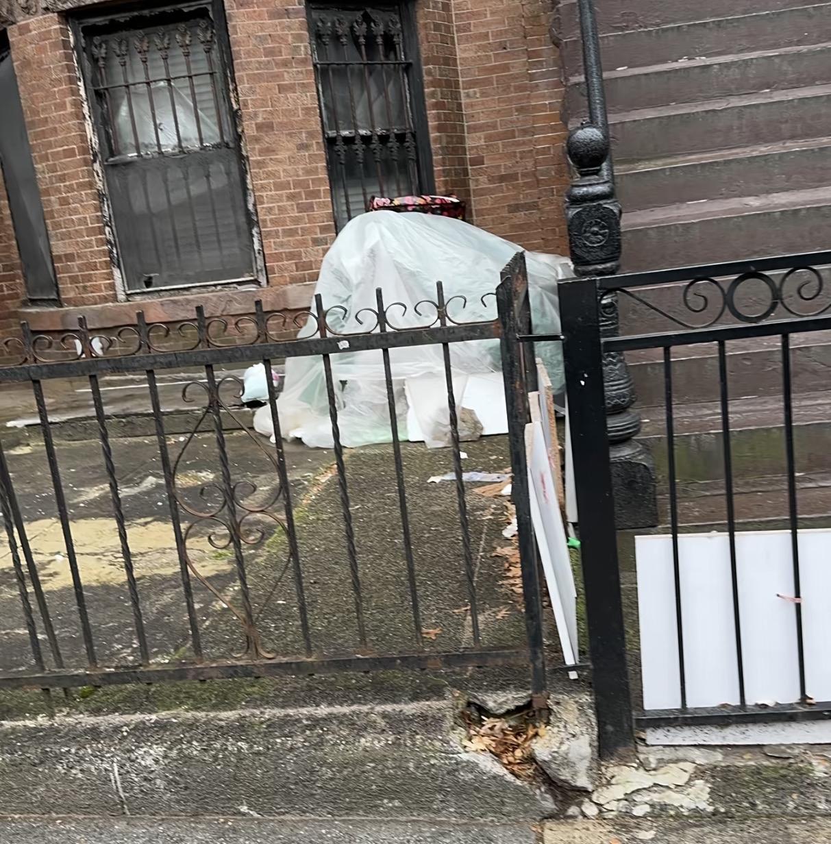 哎我去！美国真的是藏污纳垢的地方，什么神人都去那了，也挺好！

昨天我发了个叫花