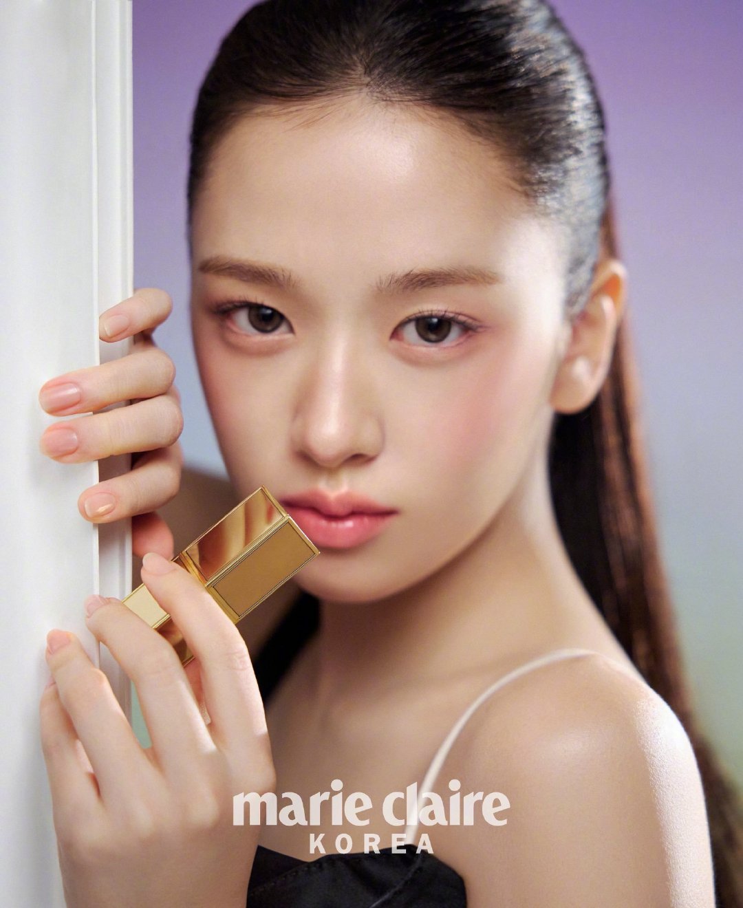 安宥真 Marie Claire Korea 创刊33周年三月号特别版封面，一组
