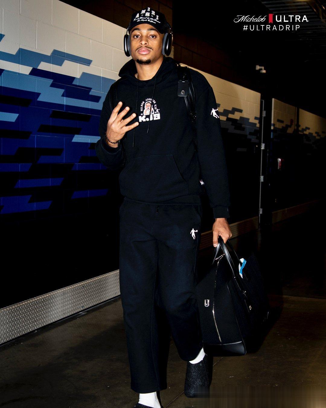 今年海报做的是蛮有意思[酷] ​​​