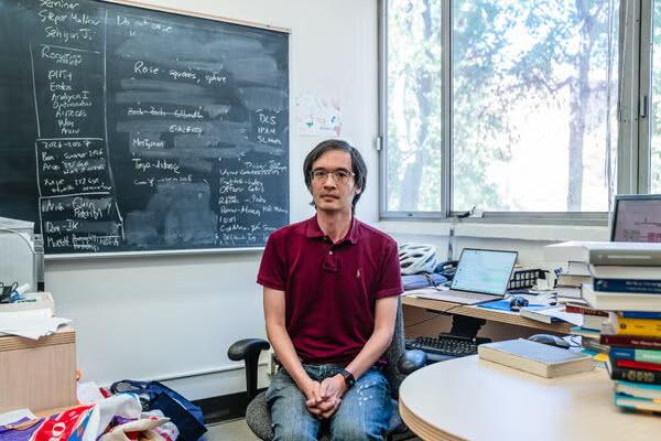 陶哲轩宣布自己进入“战时状态”
曾是最看好AI的顶级数学家陶哲轩，最近对AI彻底
