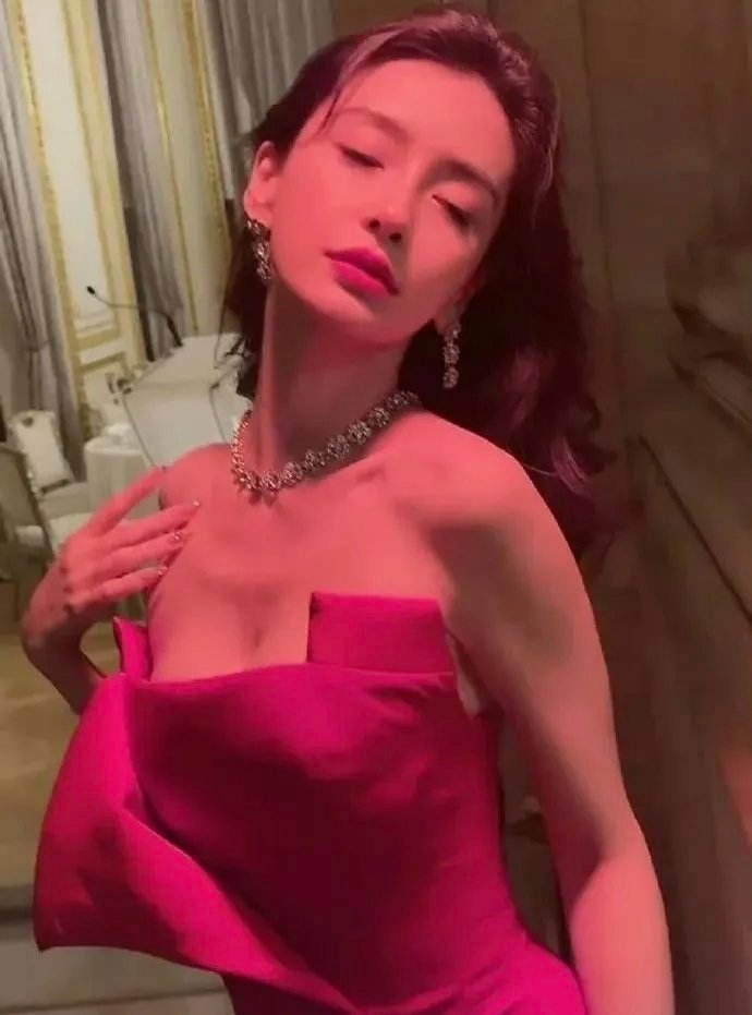 晚宴上的Angelababy洗白了？怎么还有人在粉她[疑问] ​​​