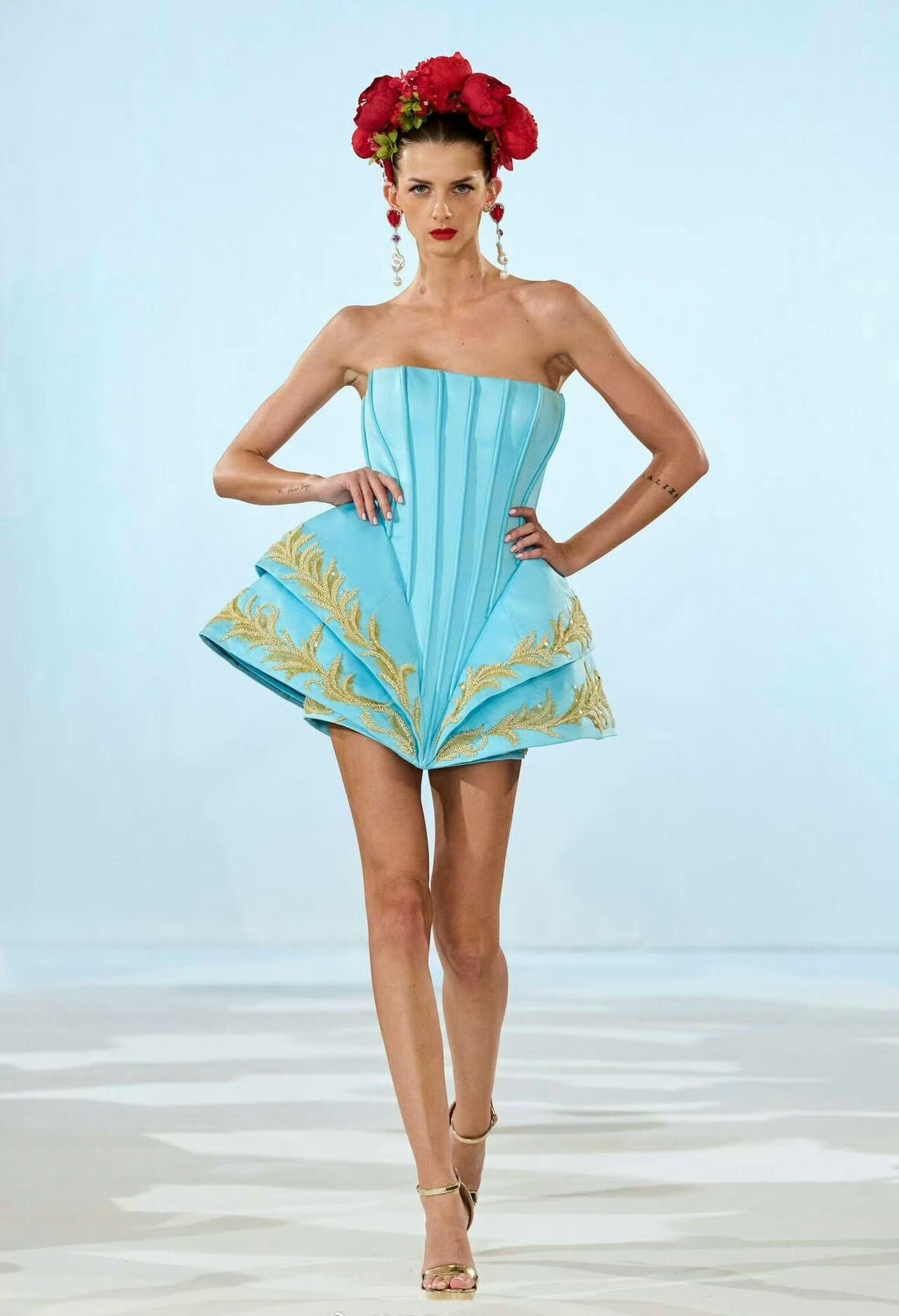 Inclover 2026 春夏高级定制时装秀 