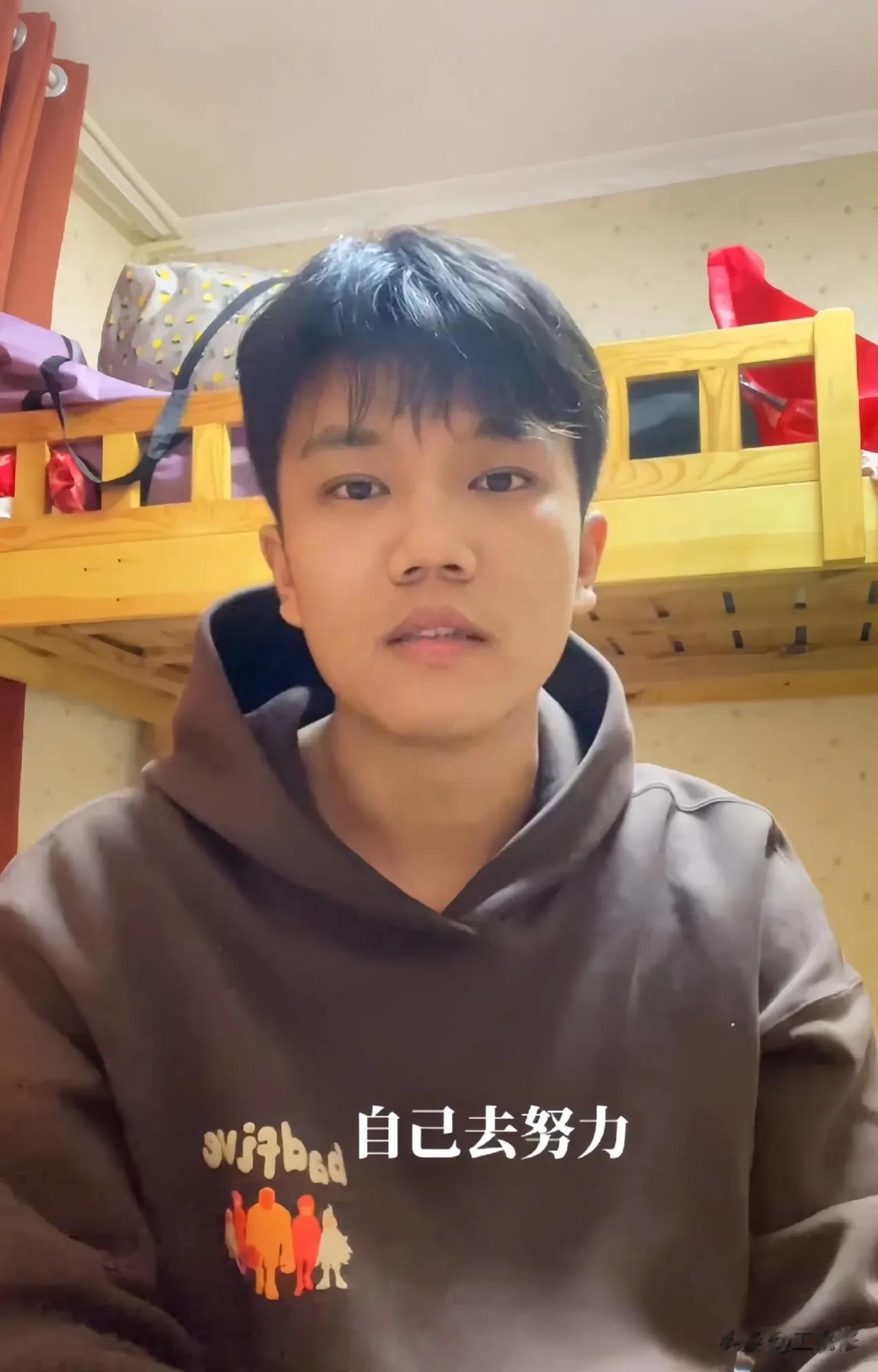 解清帅的口碑，为什么说翻就翻？

日前解清帅直播时遇到了麻烦，被强制下线后不死心