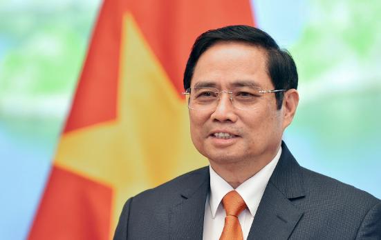 越南这波操作真是绝了！
人家在南海西边玩命填岛，一年造8个，机场雷达全装上，跟搭