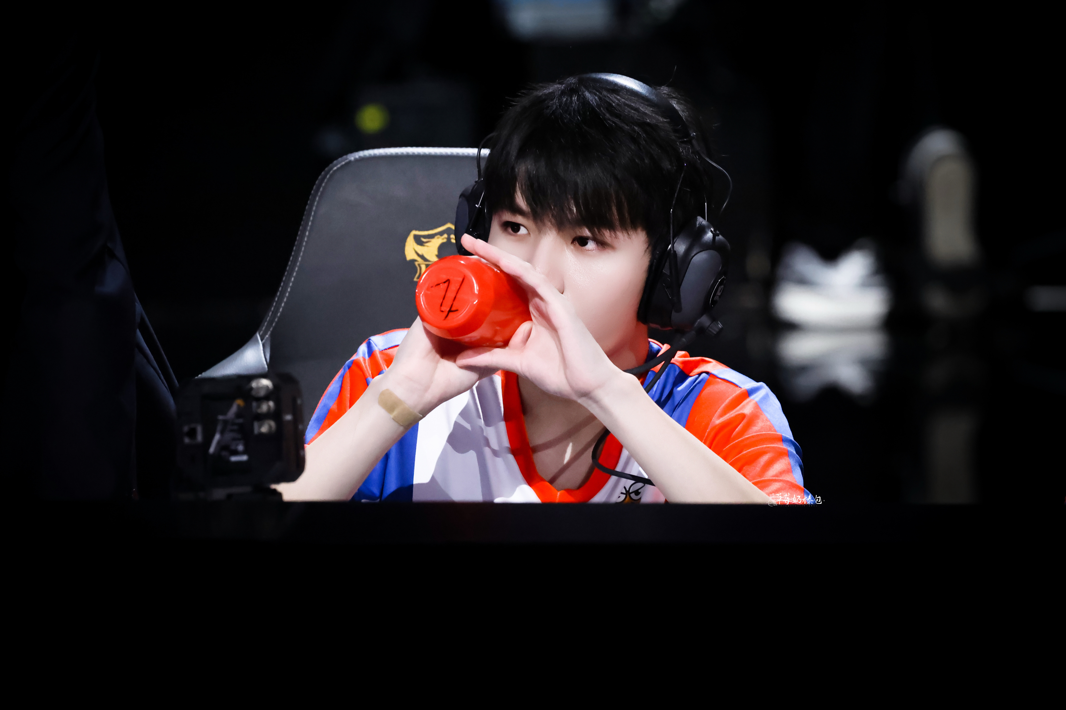 九尾XXZ  🦊手控？.与九尾共赴鑫光璀璨 .电竞夏日营业中