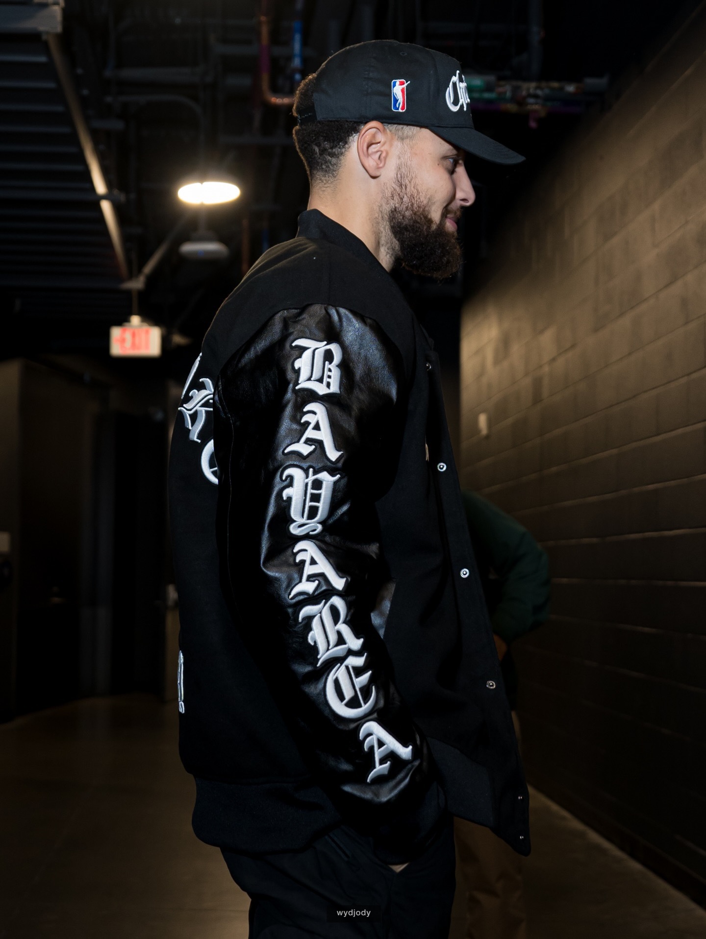 库bro这么帅啊库里超话创作官