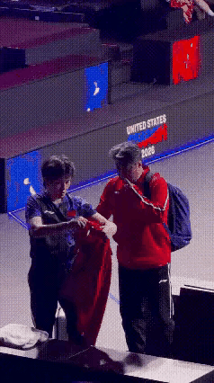 国外选手近几年飞速进步，这是我们无法阻挡也无法改变的。但国乒自身问题也不小，饭圈