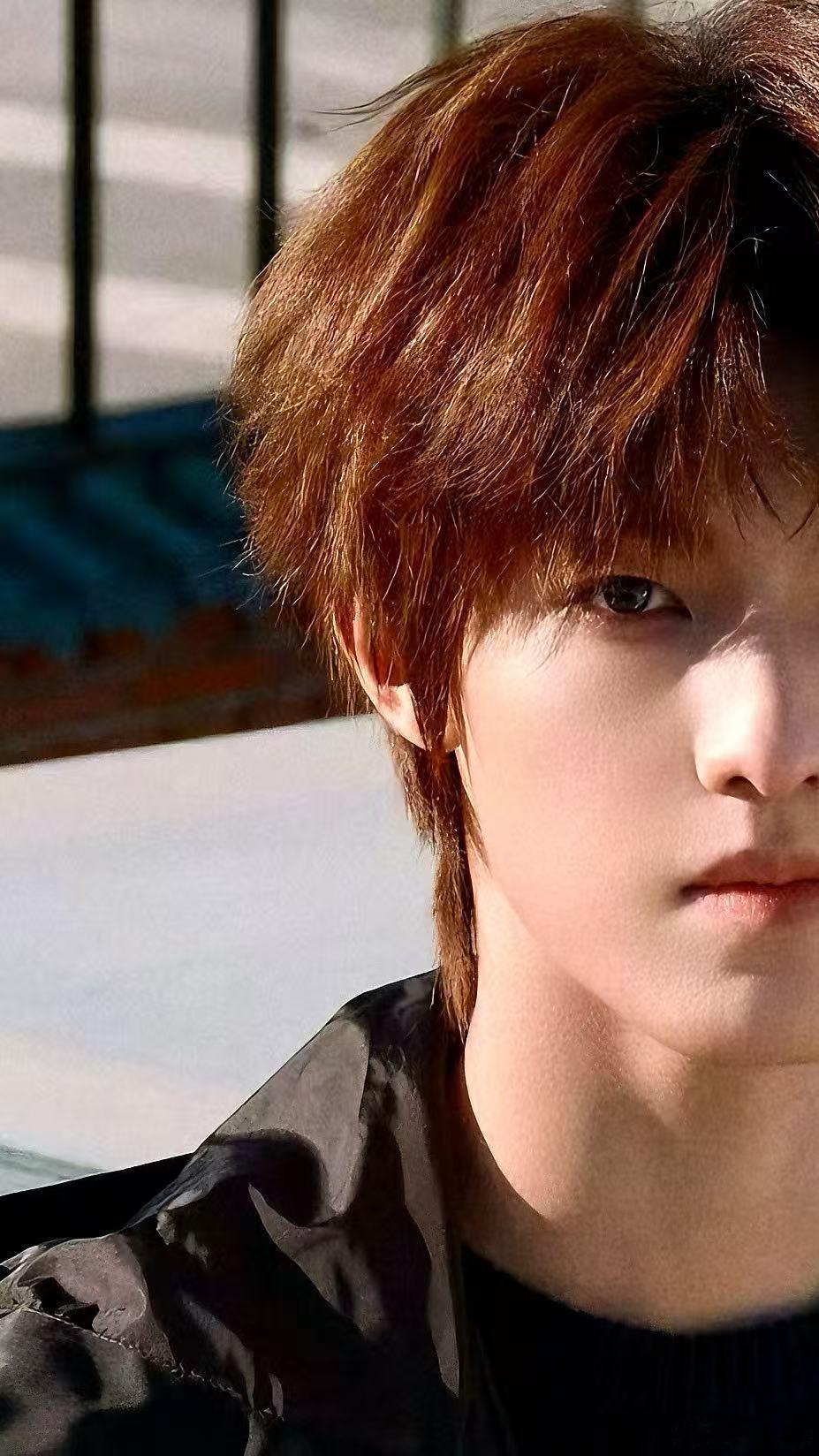 Prada总监点赞张泽禹微博prada总监点赞张泽禹 时尚圈的认可往往最直白，P