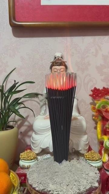 做人不一定要大富大贵，但一定要堂堂正正，处事不一定要尽善尽美，但一定要问心无愧。