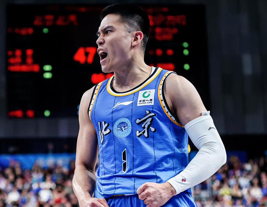 赵睿：琦哥，你觉得你这赛季的出勤率能达到50%或者往上吗？？？
周琦：那肯定妥妥