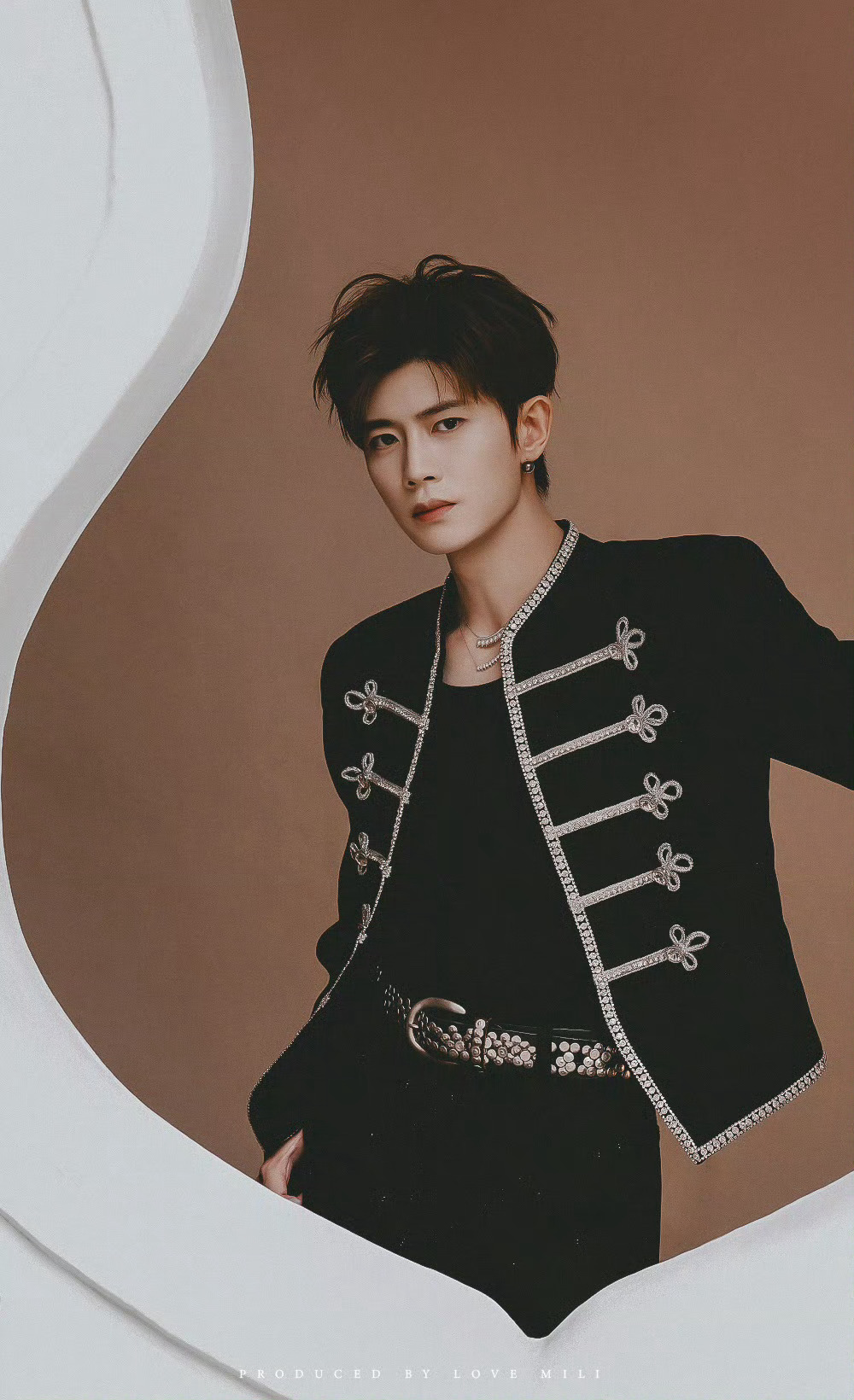 任嘉伦 🔅🔸你在静静的情义中生长,没有一点声响,你一直走到我心上。💐🔸洽