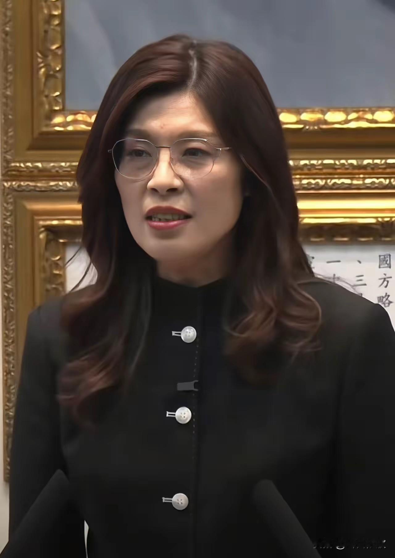 郑丽文访陆前后释放非常明确的信号
 
一、党内人事：尊王远马，确立自己的路线
 