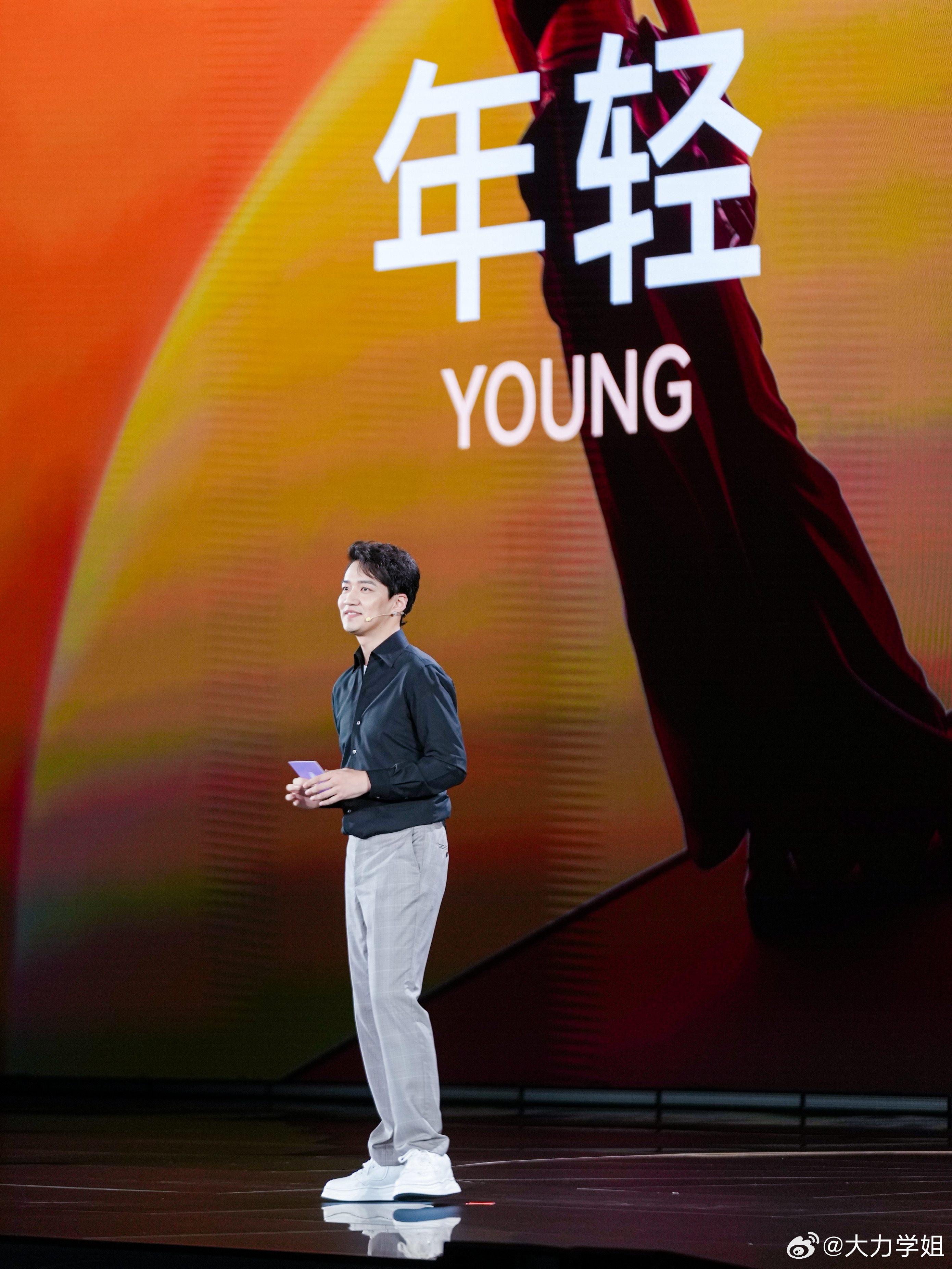 全新MG4首个搭载上汽和OPPO合作开发的手车互联系统，操作起来相当丝滑~同时还