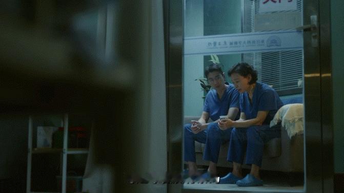 问心2医生为救人踩红线该不该罚 当救人变成违规，谁还能心安理得地袖手旁观？流程是