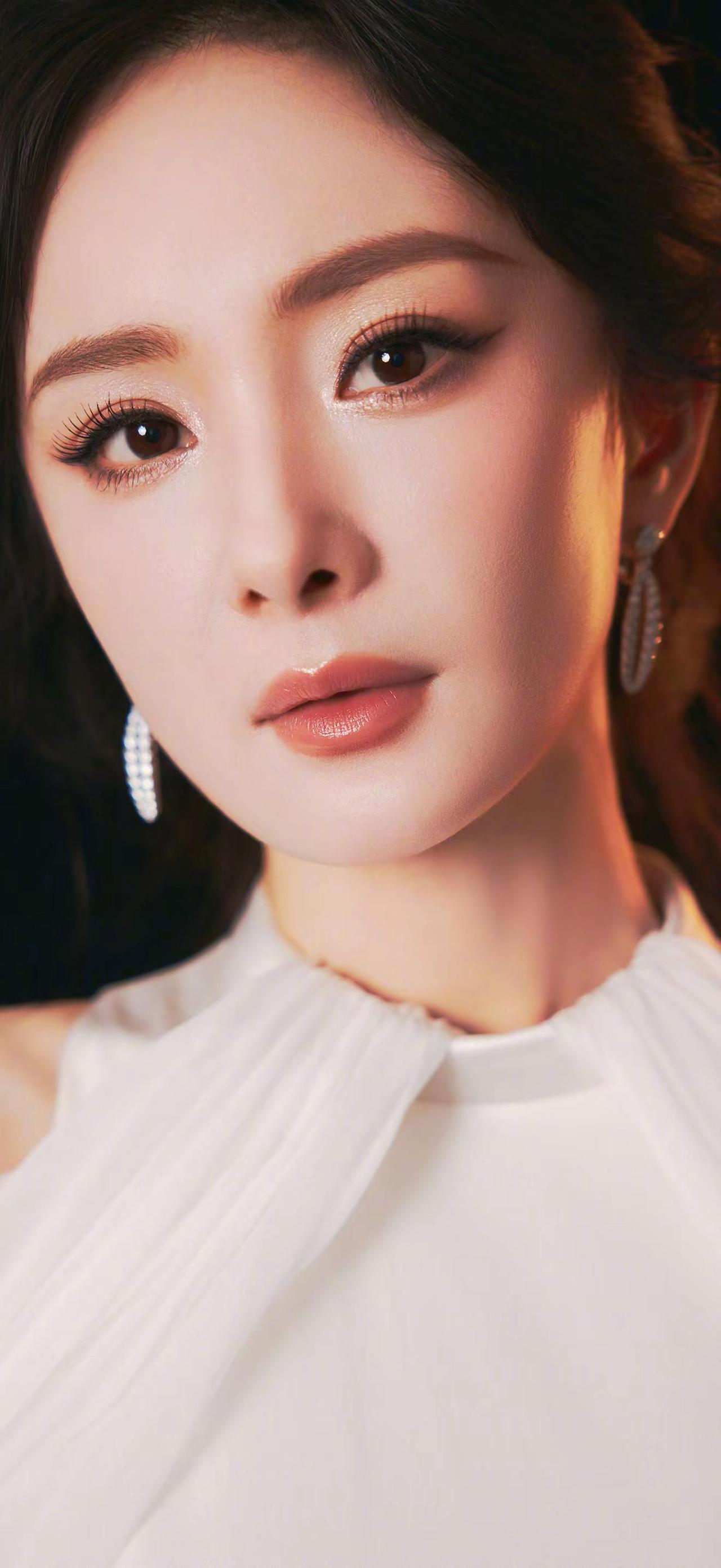 杨幂。杨幂，1986年9月12日出生于北京市，毕业于北京电影学院表演系，是中国内