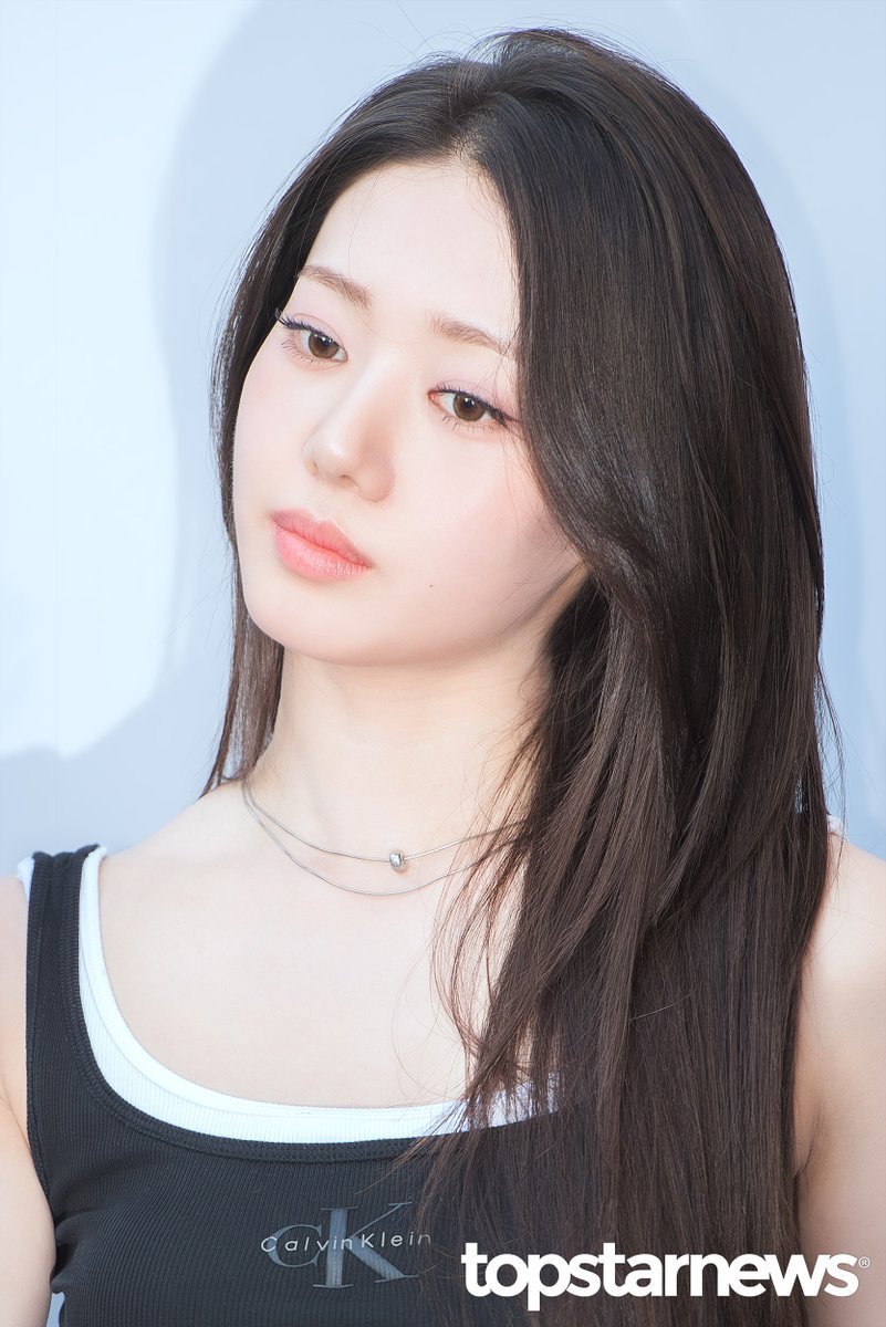 Calvin Klein女神的美丽新闻图🖤 