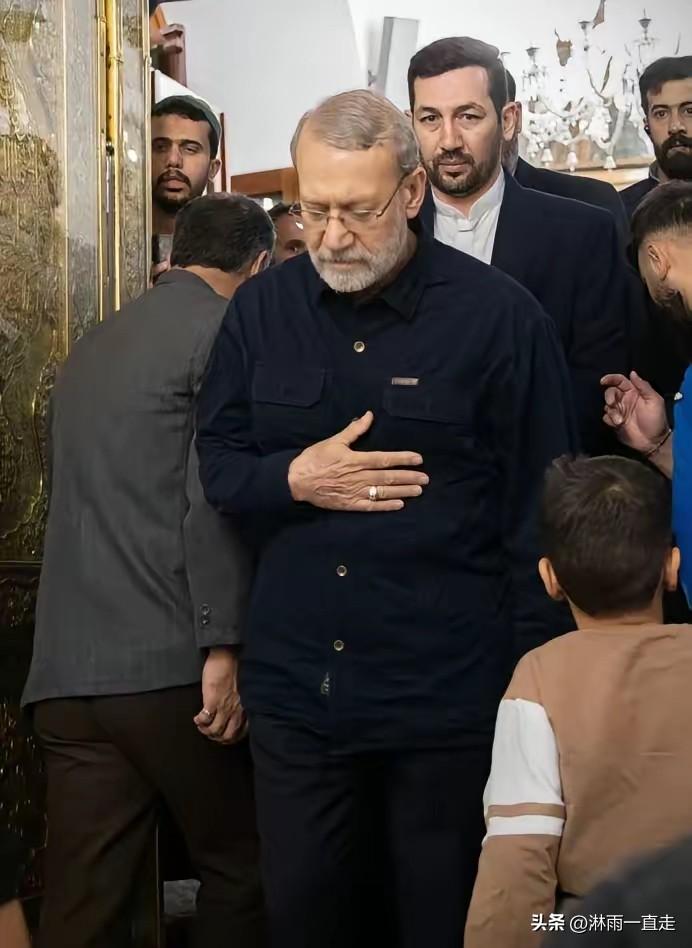 拉里贾尼选择了和哈梅内伊一样，没有进防空洞躲避以色列的刺杀，而是直接住在他女儿家