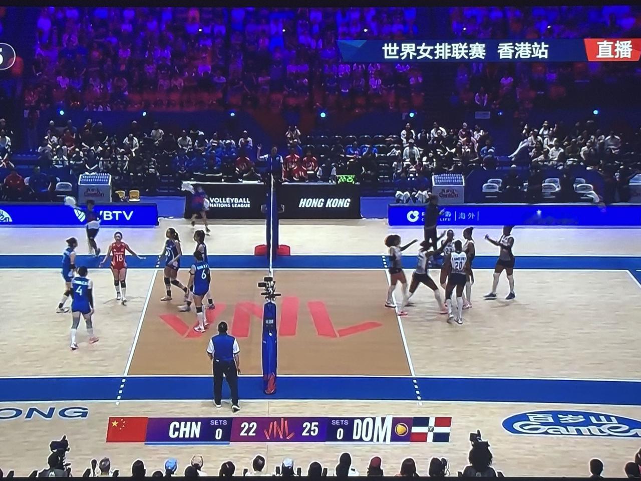 精彩！太精彩了！

        在刚刚结束的世界女排联赛香港站，中国女排对阵