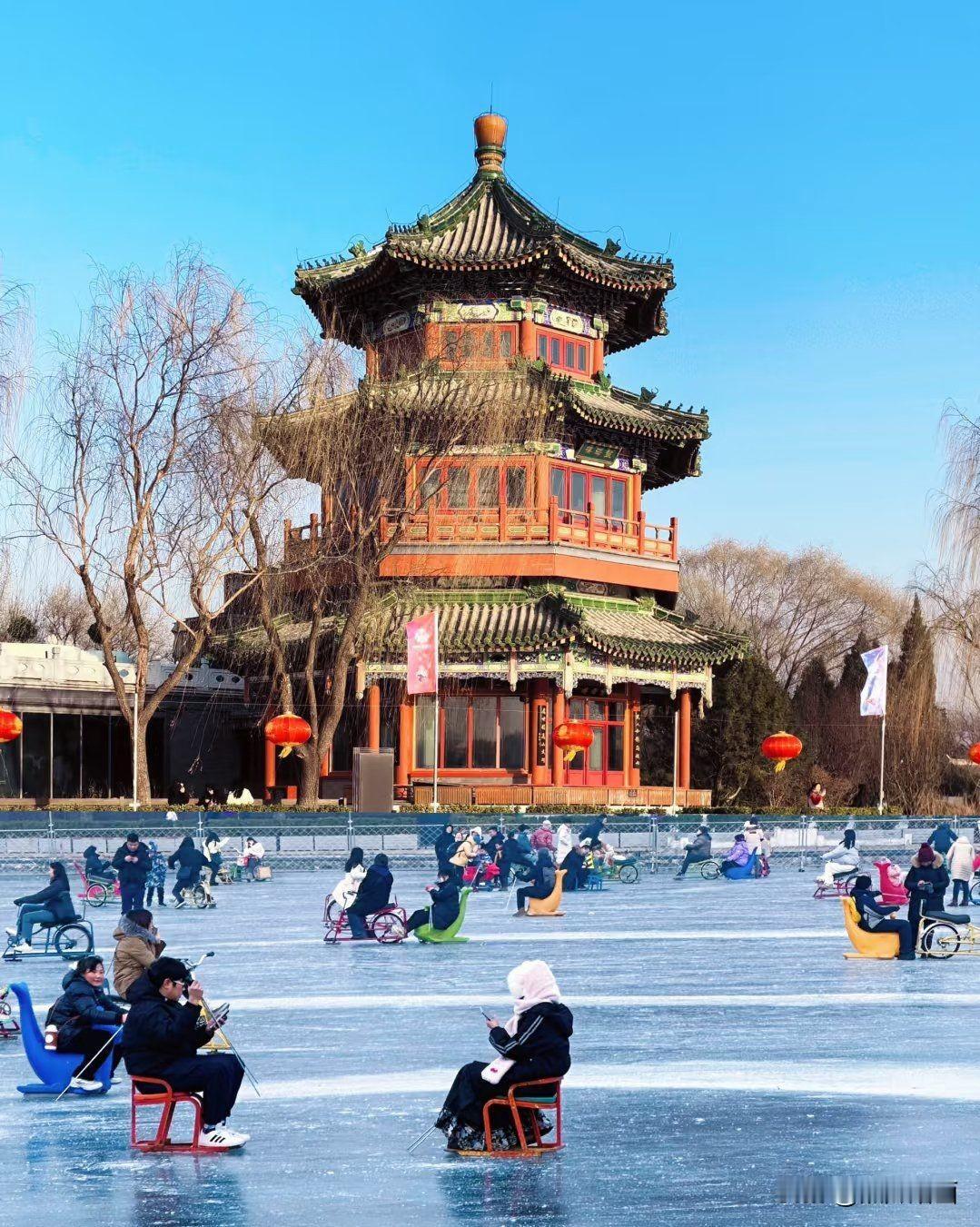 - 水域性质：南方的海是开放性的咸水水域，如南海，面积广阔，达350万平方公里，