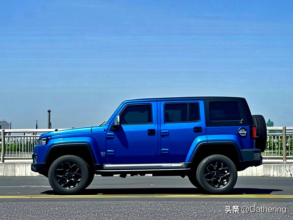 去年是文火慢烤。今年是大火焚烧。什么意思呢？
今年的汽车行业一定是加速淘汰的，而