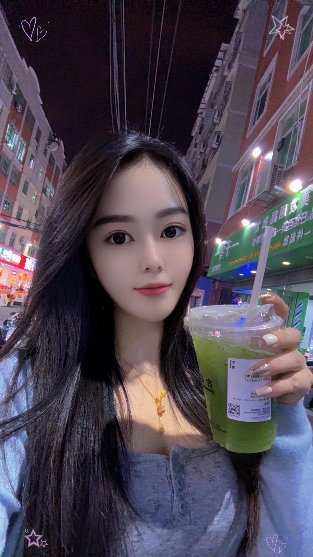 何为人品，苦是不出卖朋友，难时不算计他人。