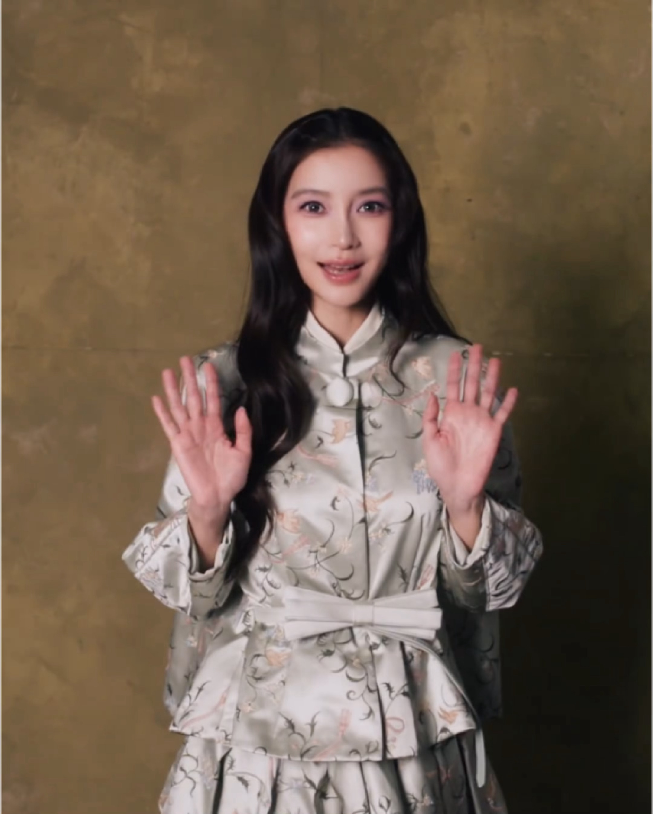 angelababy红秀六月刊封面 红秀最新个人id视频 是新中式女神所有人内?