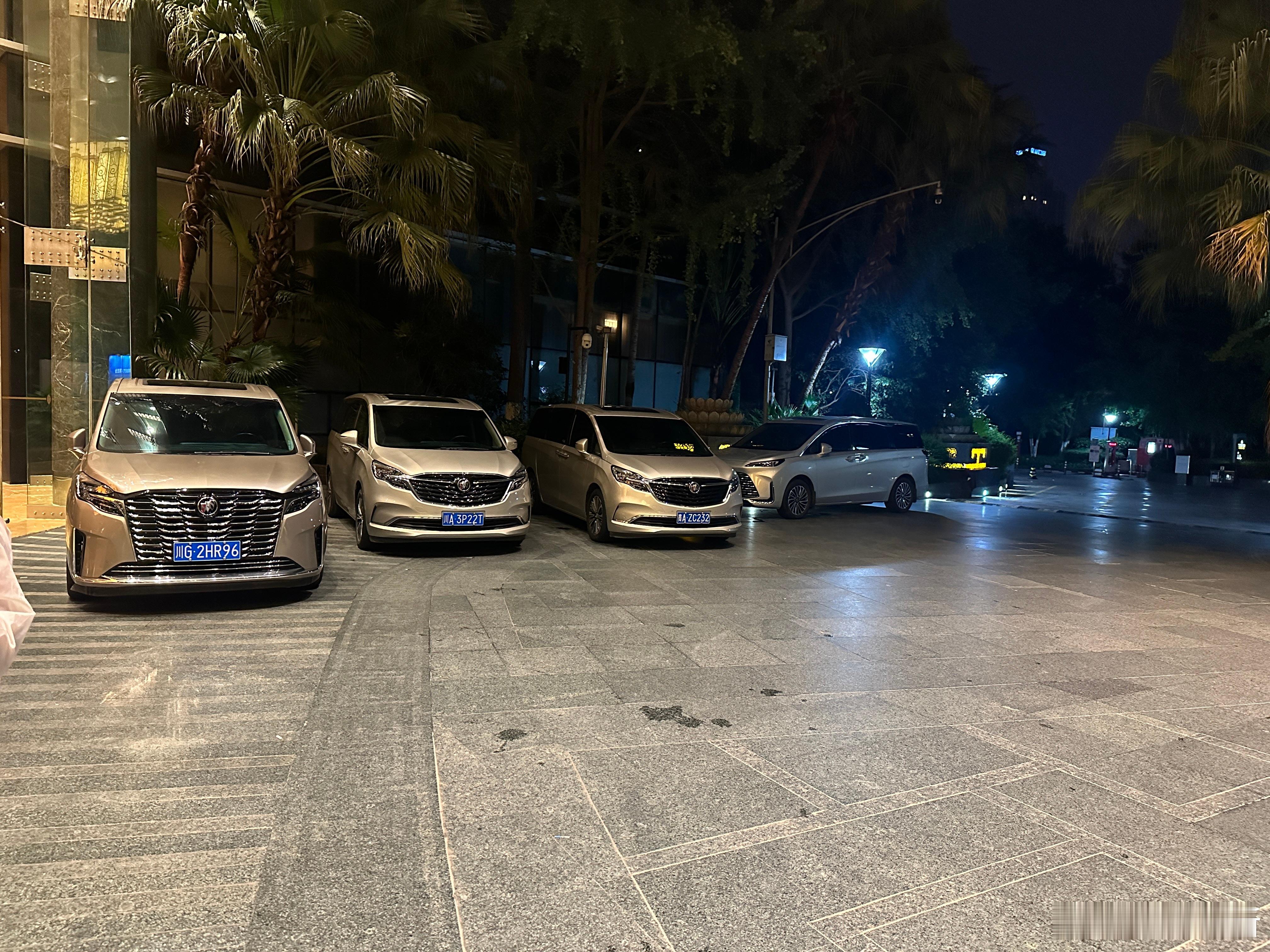 别克GL8 的江湖地位还是很高的！ 成都·成都世纪城天堂洲际大饭店