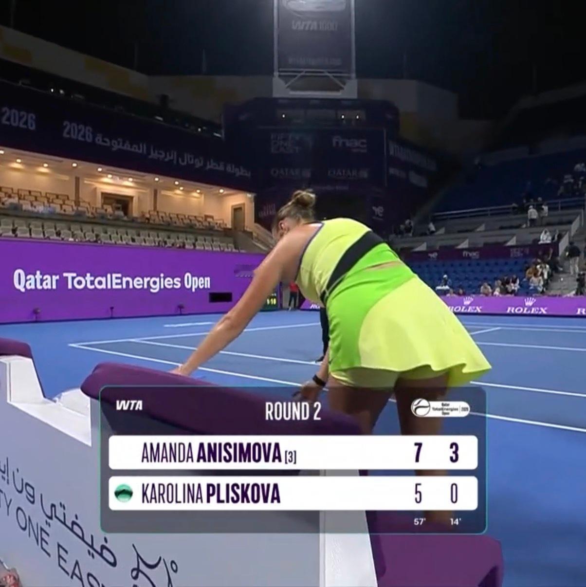 阿尼西莫娃中邪了，就这样轻松丢掉1000分……事出反常必有妖！
对阵刚刚复出的老