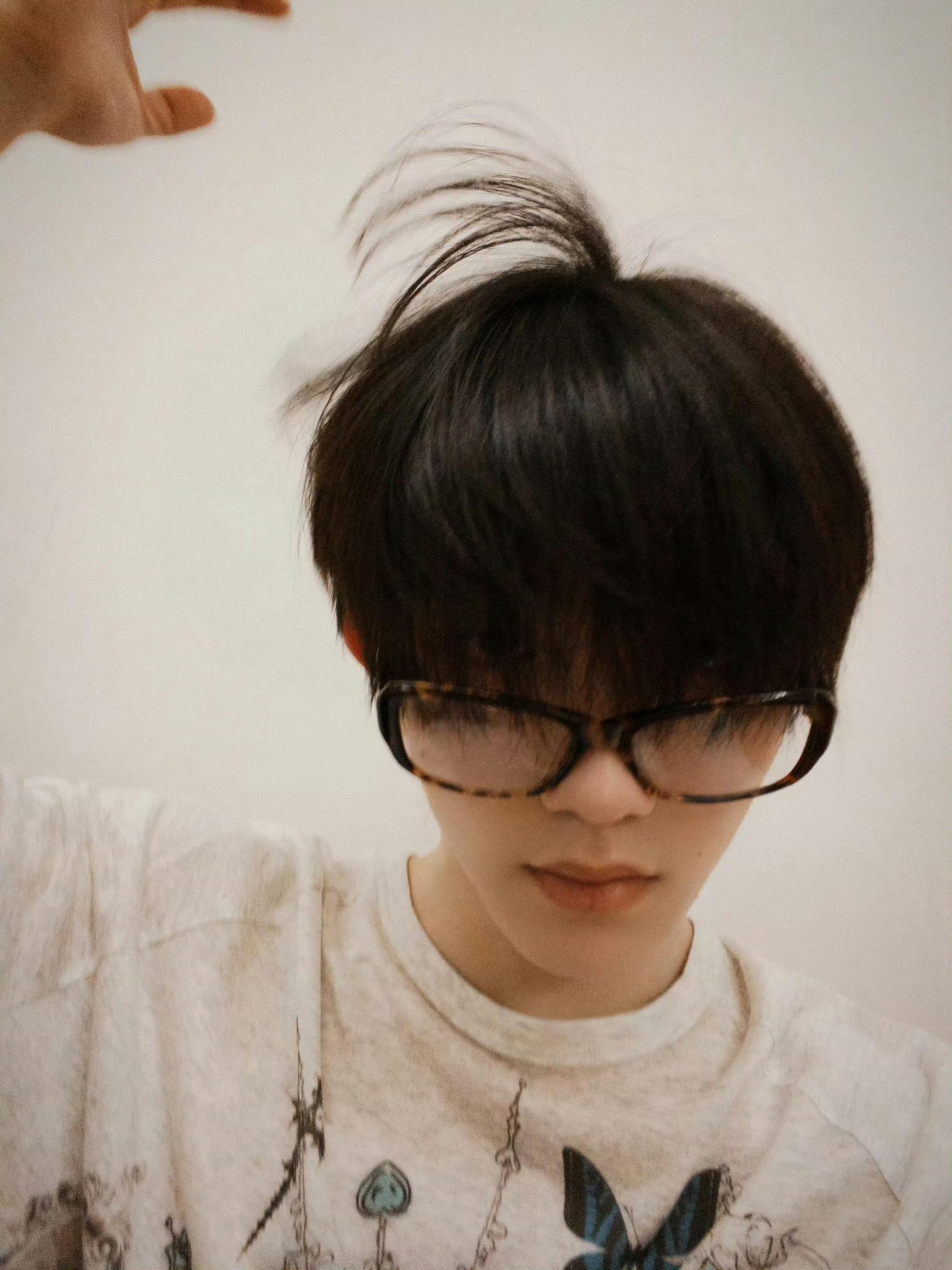 苏新皓蜡笔小新侧脸侧脸神似蜡笔小新，软乎乎的模样真的太萌啦🥰 