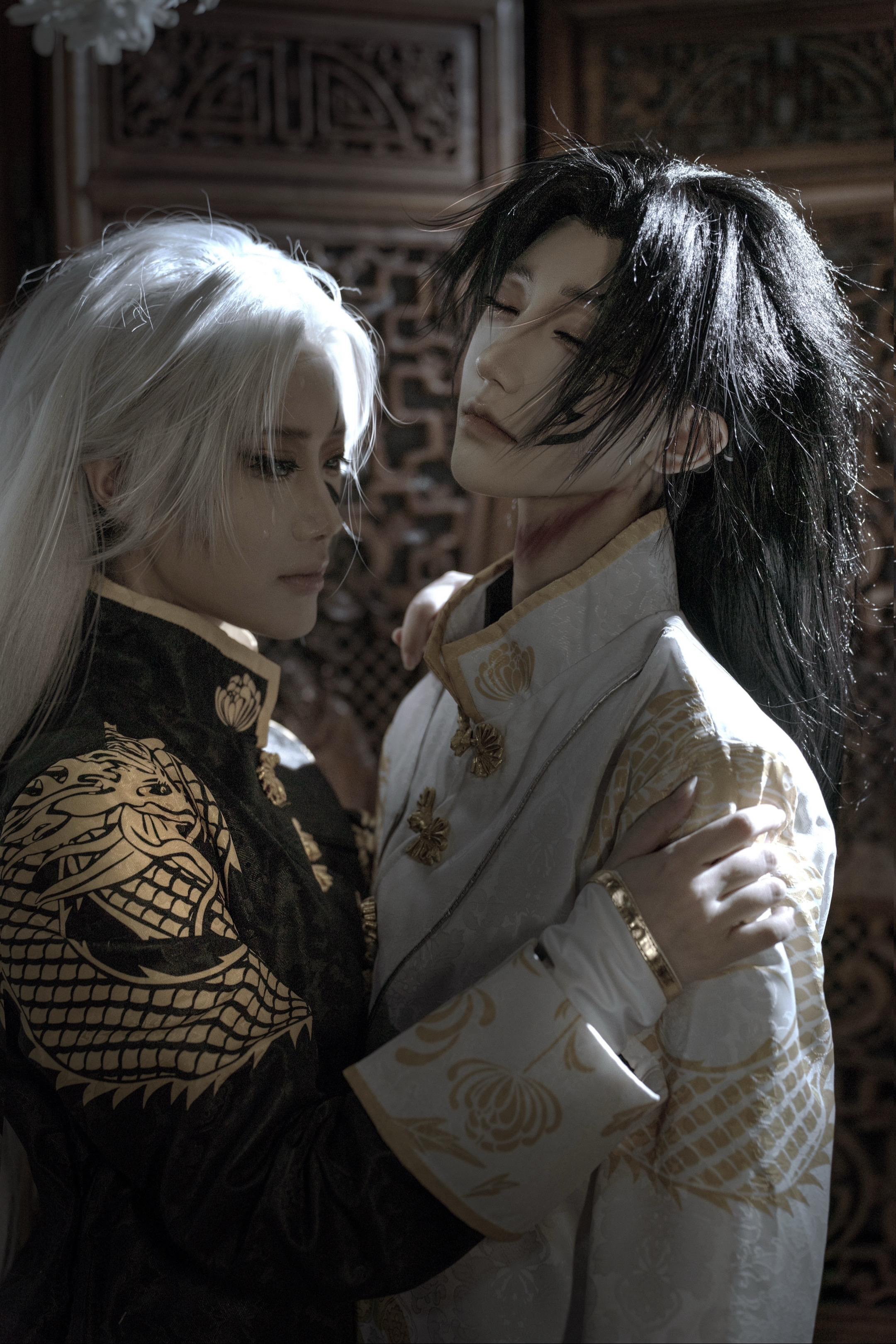 “花开花落终有时，缘来缘去总归尘。”