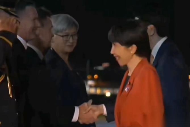 日本首相高市早苗已经抵达澳大利亚，这也是日本首相首次访问澳大利亚，值得一提的是日