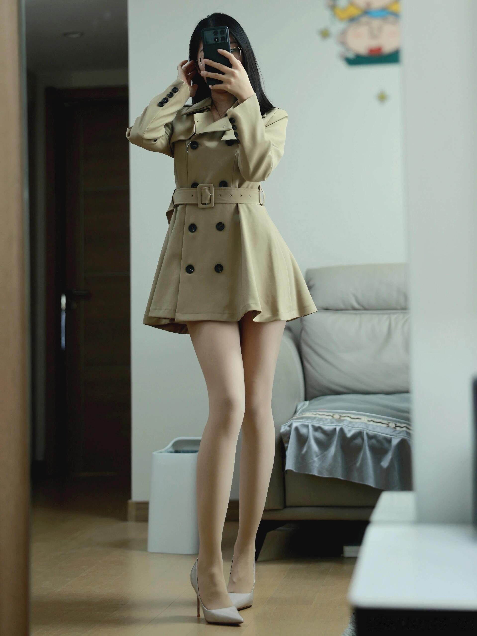 自拍 这身去面试，应该没问题美女绘梦长廊