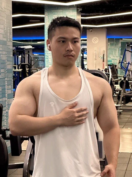 今天也健身了噢