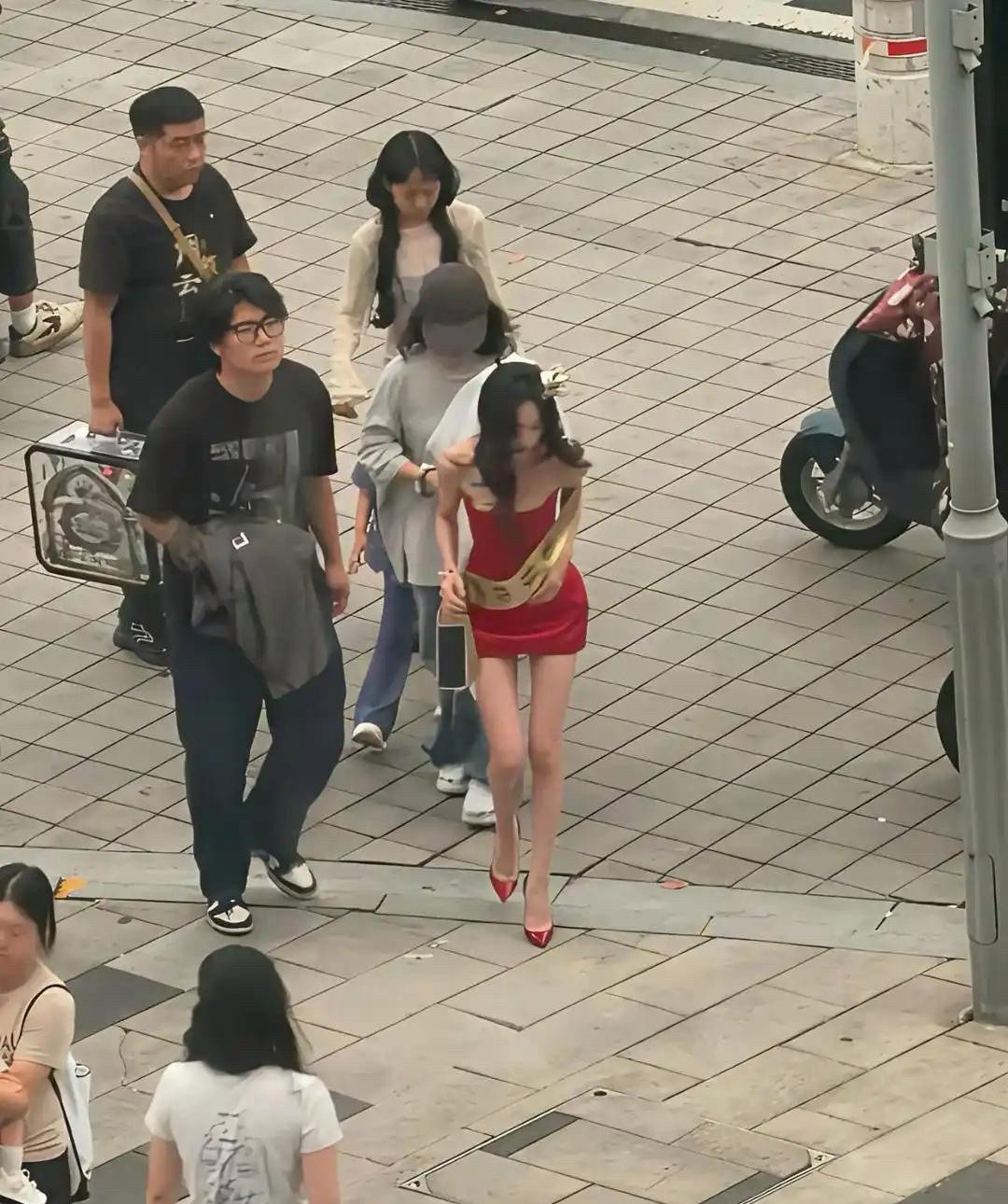 只有瘦到这种程度，上镜才刚刚好 