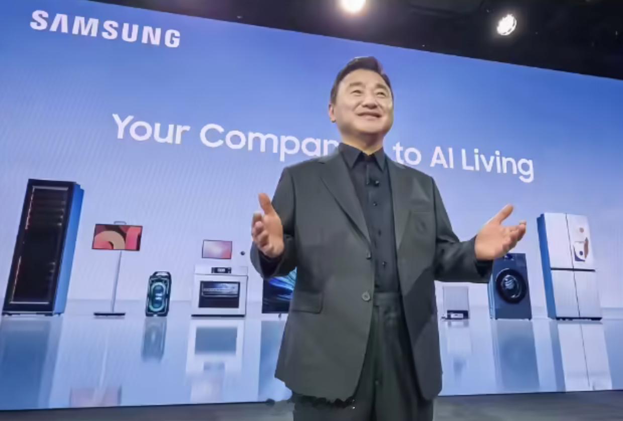 三星电子卢泰文：内存芯片价格飙升将对智能手机价格产生“不可避免”影响。意思是也会