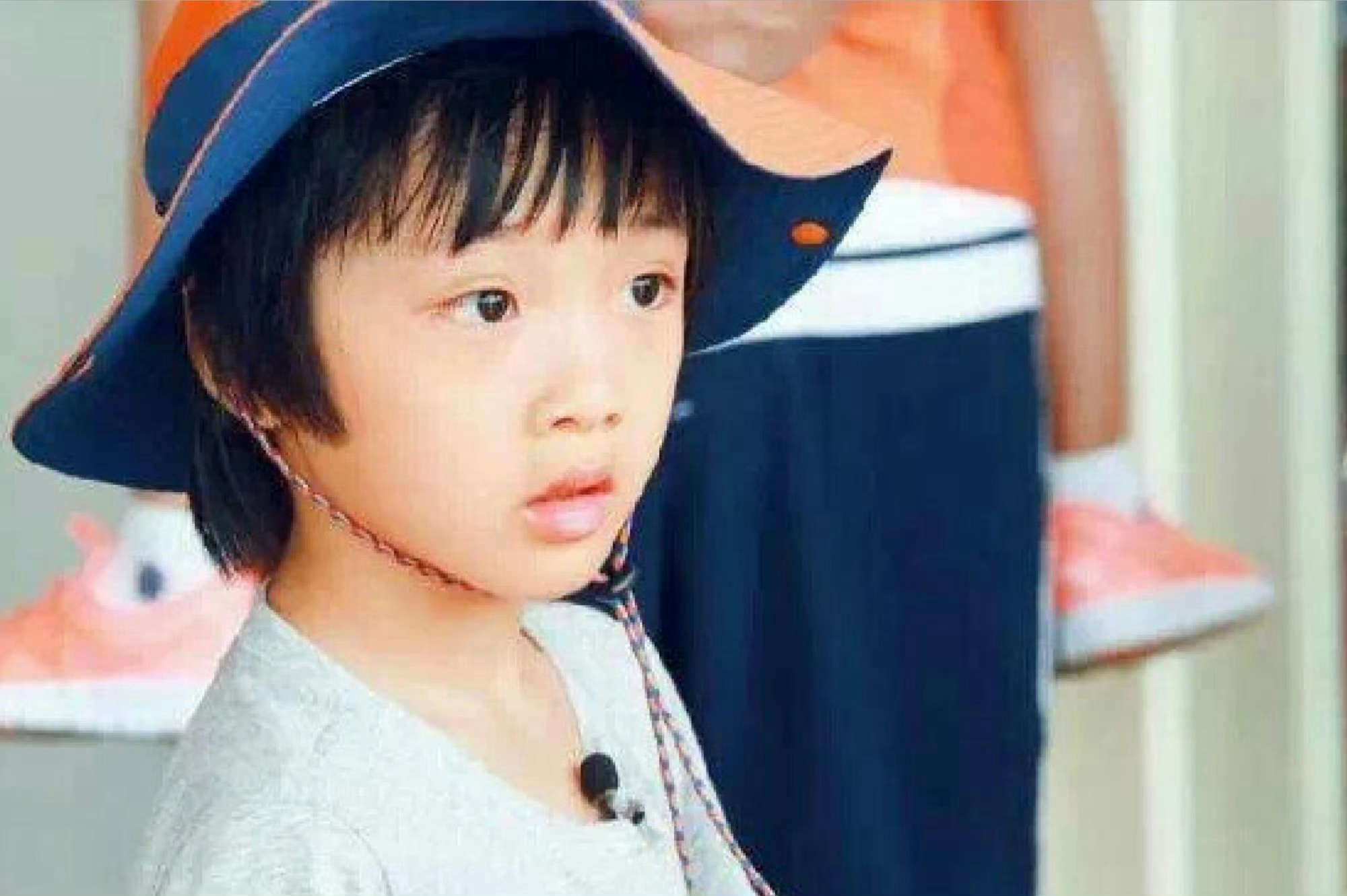 费曼回忆上小学时被霸凌费曼经历这种霸凌遭遇真的无法想象，他拥有强大通透的心理，看