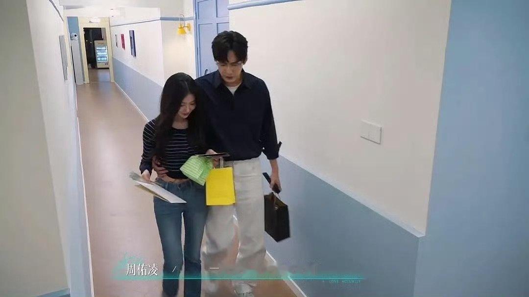 周佑凌好爱搂柳柳的腰 柳夫你真的好爱搂柳柳的腰 
