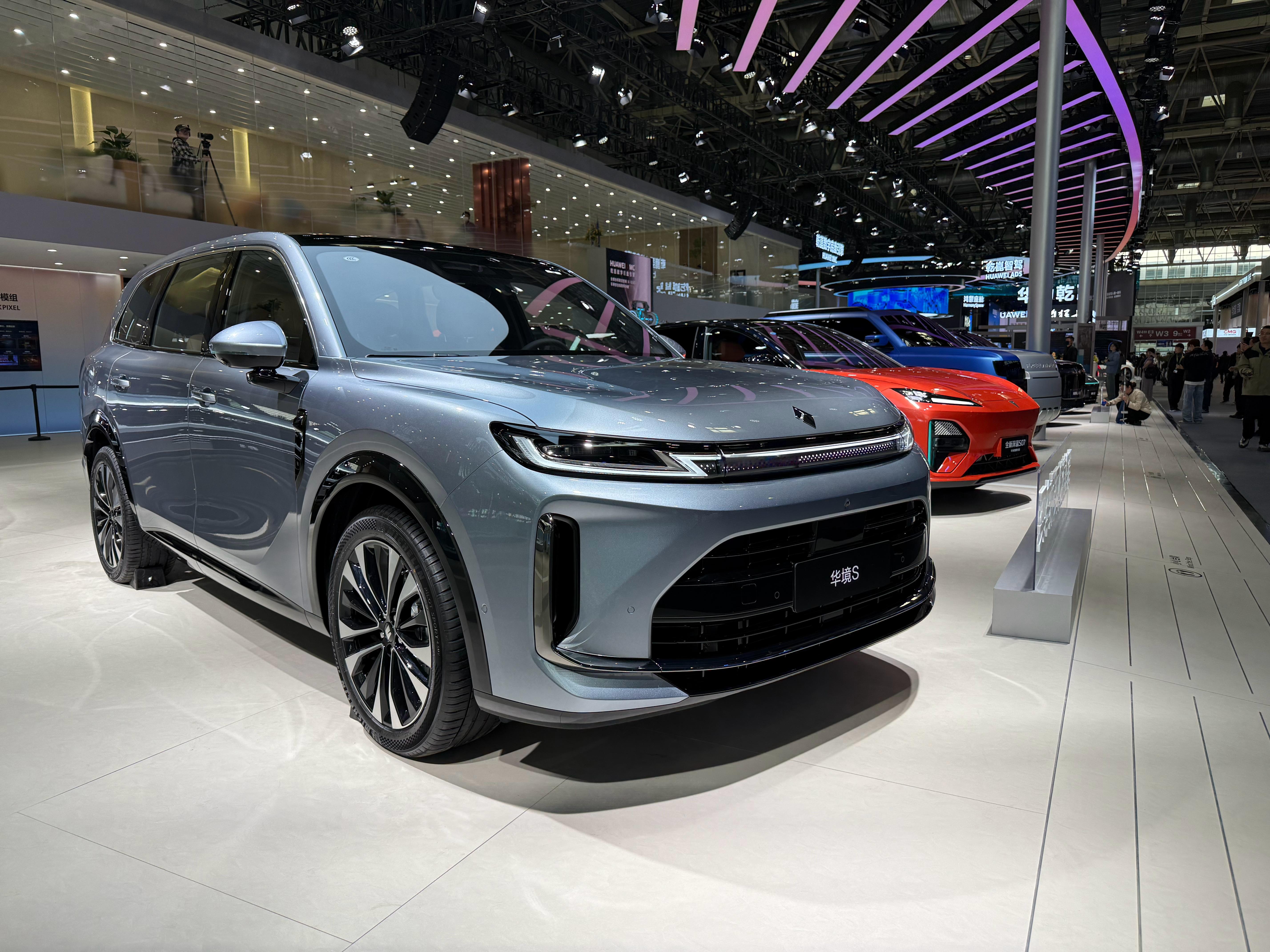 乾崑合作突破50款车型乾崑连续两年合作车型递进式增长北京车展上，华为乾崑辅助驾驶