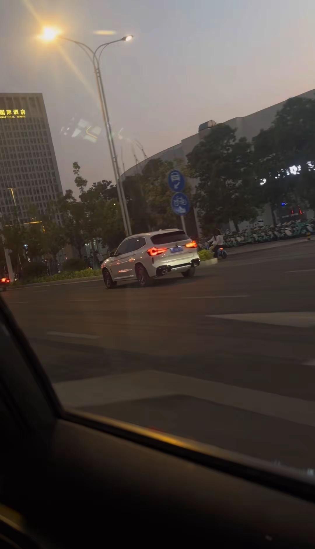 冷知识：男生开始烦你的表现聊天开始频繁发表情包对你爱答不理回消息越来越慢对你漠不